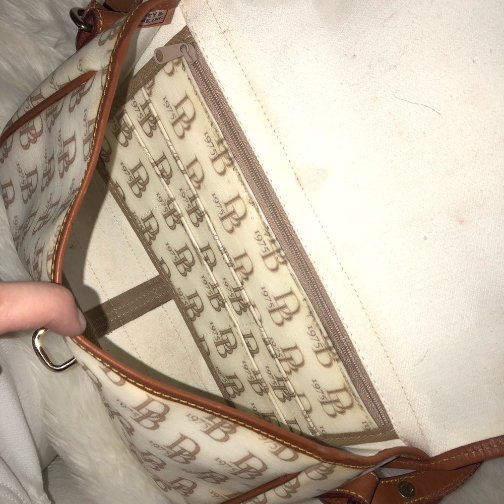 Dooney and Bourke medium cross-body - Picture 8 of 8
